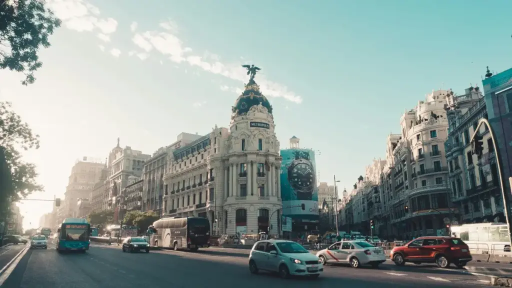 W ka fɛ ka fanan don: bi ka bɛ taa Netflix Australia, ni kɔrɔsiya ka fɛra product launch hype ye. Tεnε ni strategy, channel, ni example wɛrɛ.