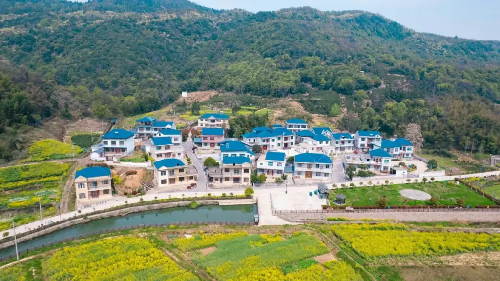 Panduan praktis dari Mali untuk creator yang mahu reach brand AS di Rumble, dengan langkah outreach, pitch sponsor-tag, dan contoh taktik kerja.