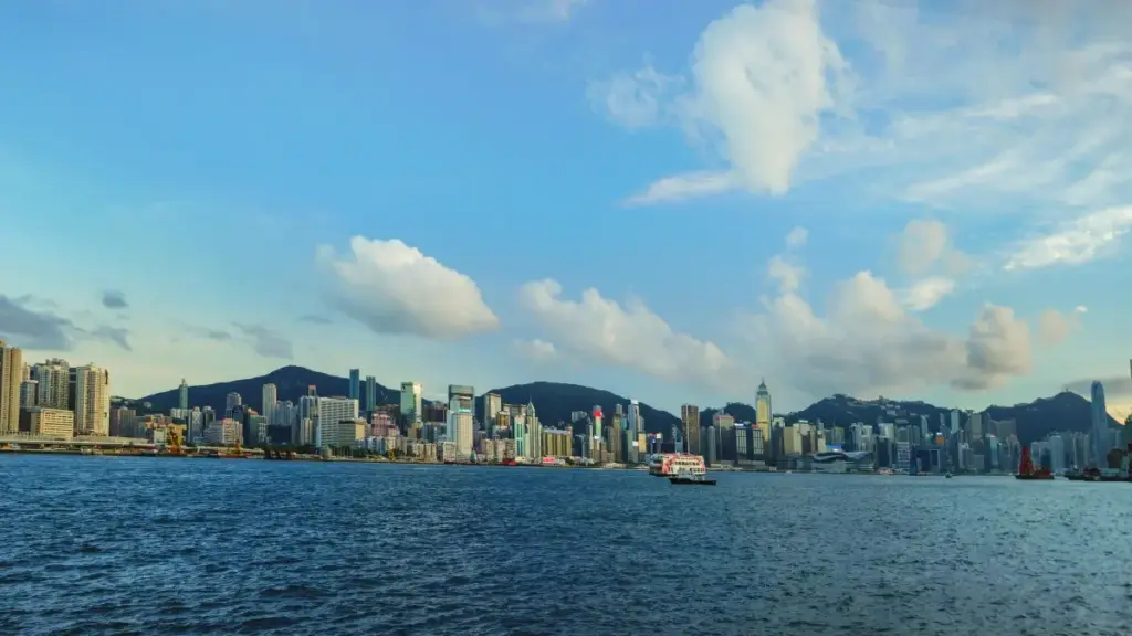 Strategi praktikal cara kenal, hubungi, dan kempakkan creator Clubhouse Austria untuk buat awareness produk kecantikan baru — disesuaikan untuk pengiklan Mali.