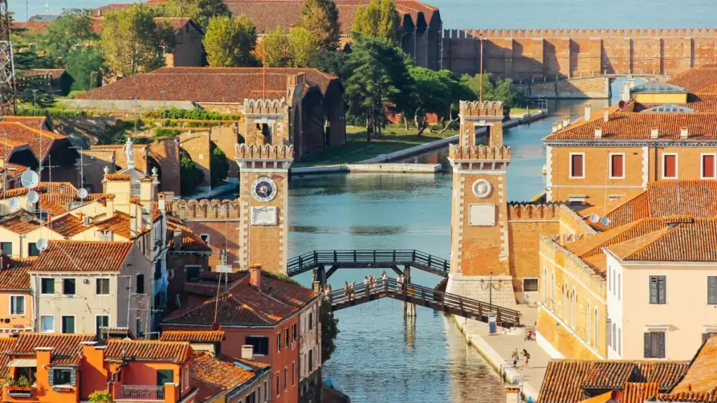 Panduan praktikal untuk pengiklan di Mali: cara cari creator Hulu Indonesia, rangka kolab UGC, dan tip strategi untuk naikkan pendedahan gear perjalanan.